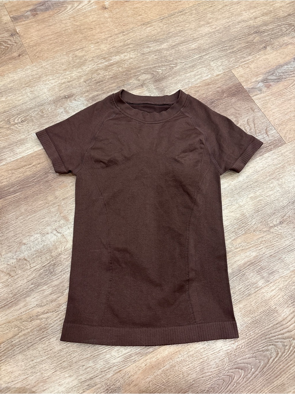 Amazon Brown Short Sleeve Knit Tee